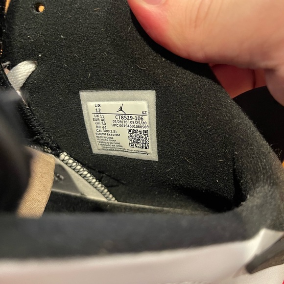 Jordan Retro 6’s Carmines - Picture 7 of 8